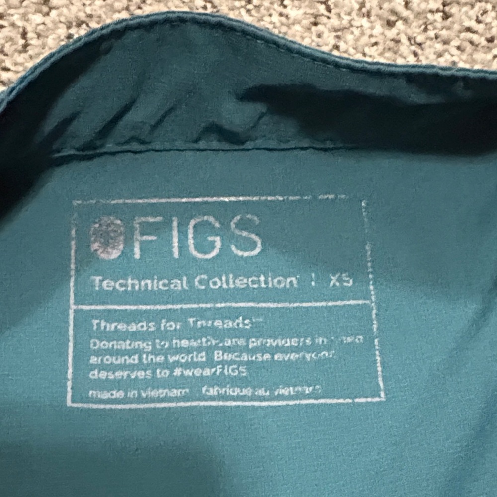 Figs Women's Teal Scrub Set with Aqua Drawstrings Fionx Material - Picture 10 of 12